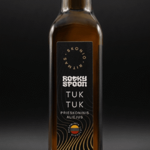 Rocky Spoon Tuk Tuk prieskoninis aliejus buteliuke ant tamsaus fono / Rocky Spoon Tuk Tuk spiced oil bottle on dark background premium product photo