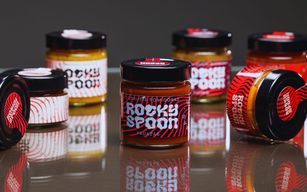 roskyspoon rocky spoon handmade lithuania lietuva rankų darbas chutney mango caramelised onions freezedried snacks