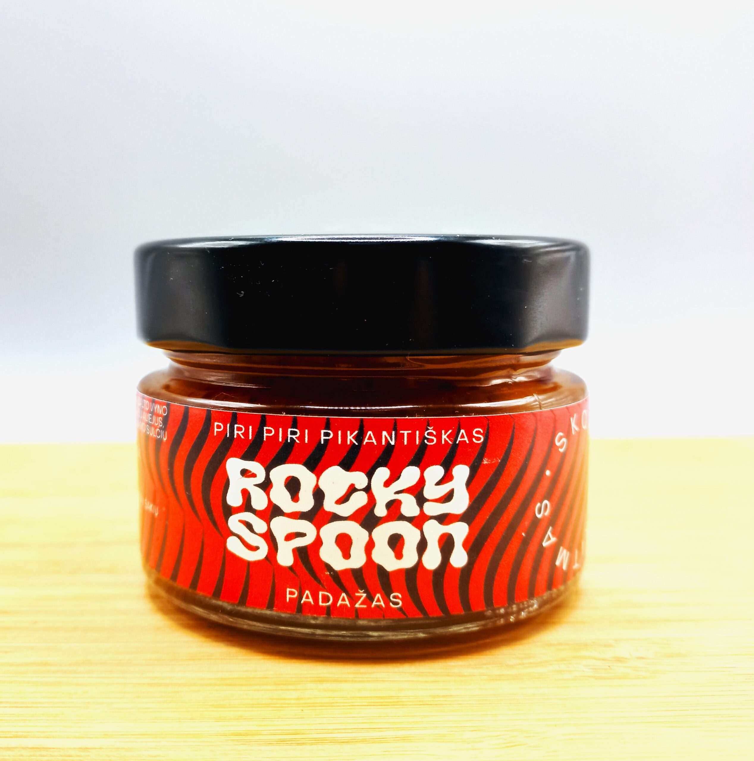 Rocky spoon piri piri pikantiškas padažas.